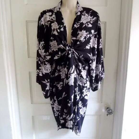 Spiritual Gangster Black & White Floral Maya Kimono OS - Picture 11 of 11